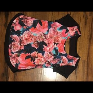 Lululemon secret garden short sleeve size 6